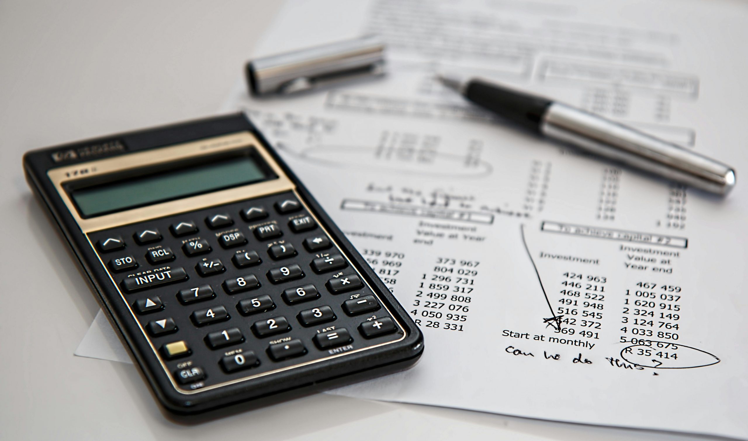 DDA : 15h de formation obligatoires, comment vous mettre en règle en 2026 Documents financiers et calculatrice — financement d'une formation